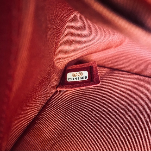 CHANEL Boy Flap Bag - Medium - Picture 10 of 12